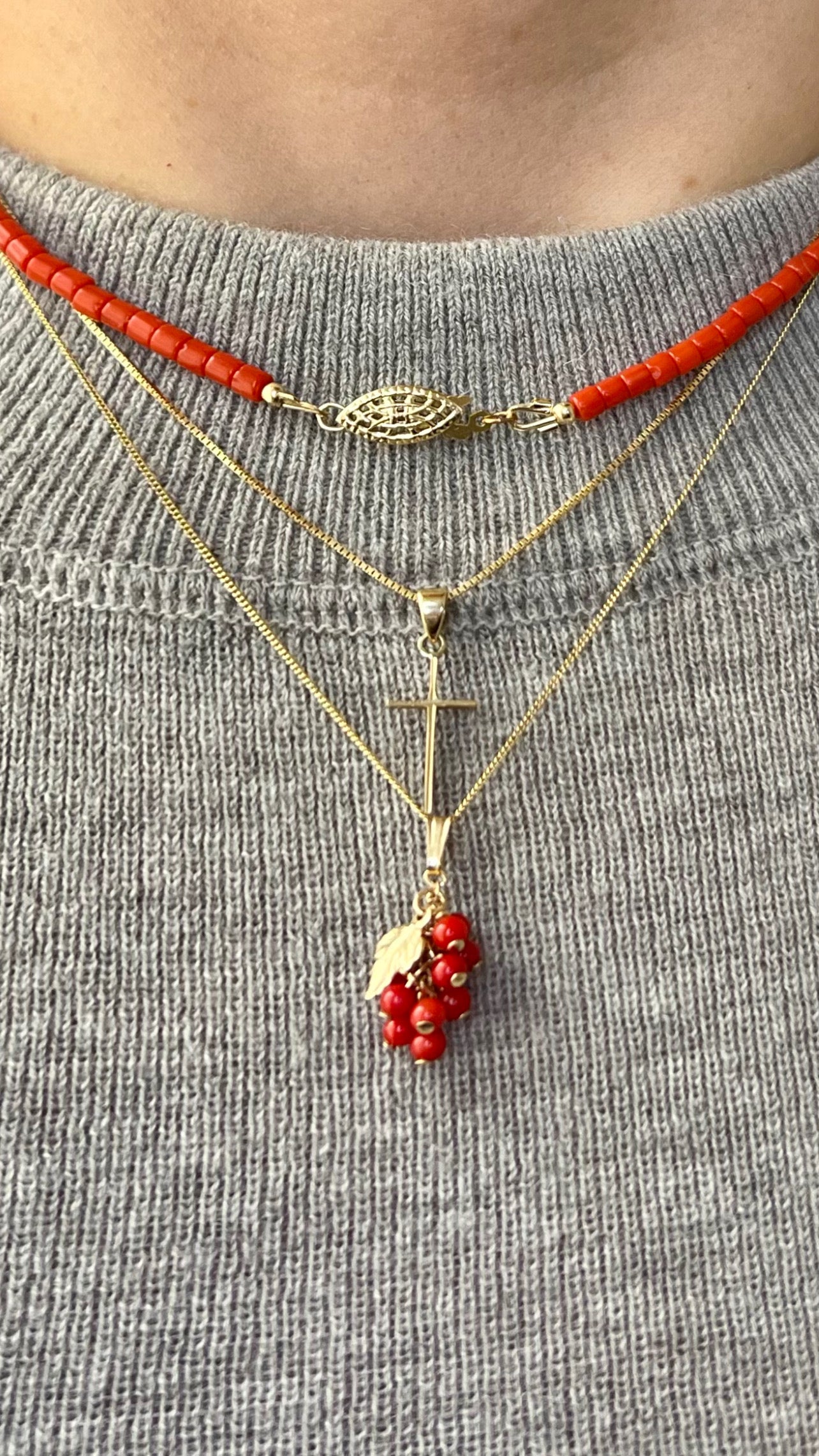 Red coral necklace