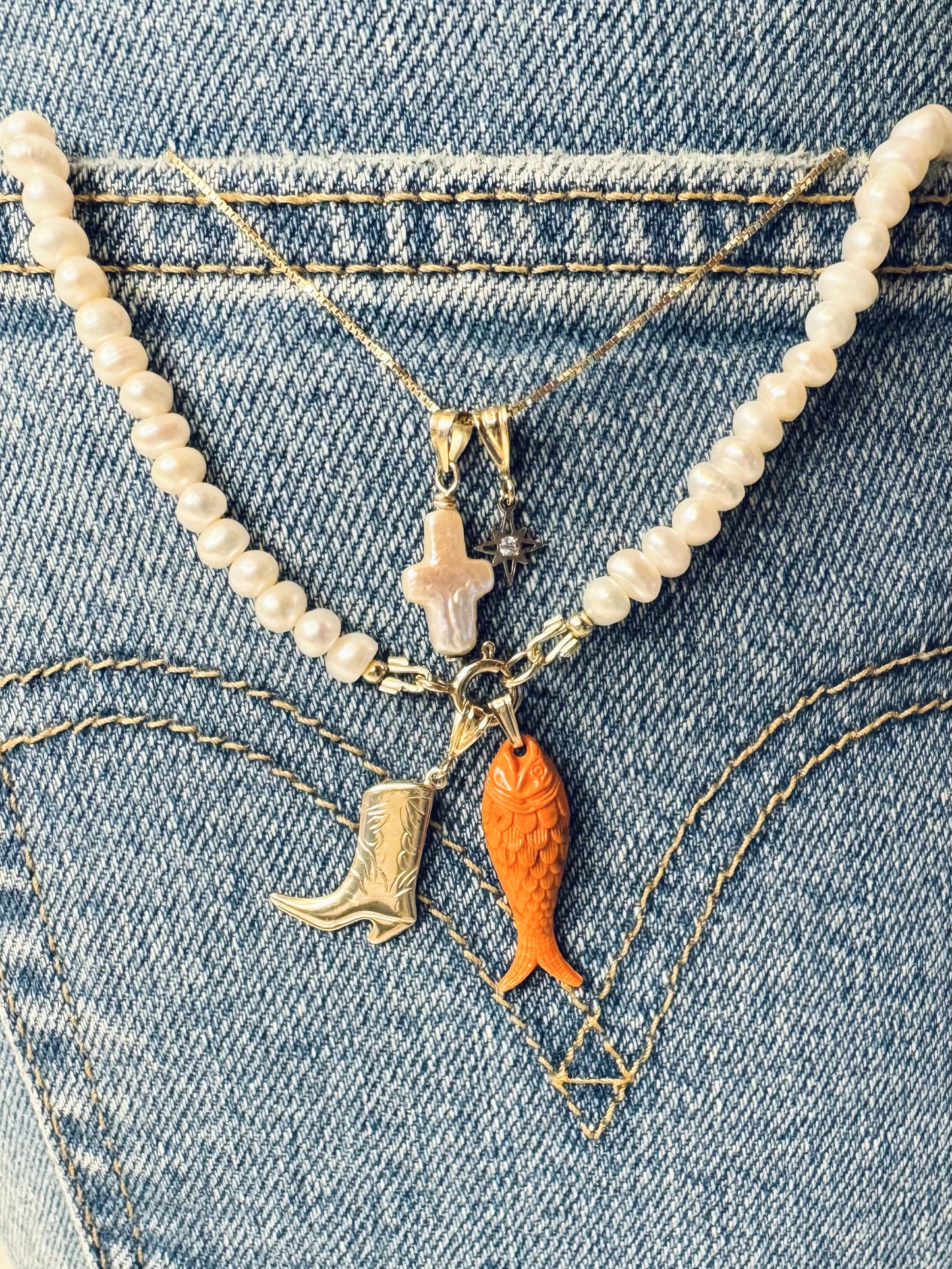 Fish pendant in coral colour